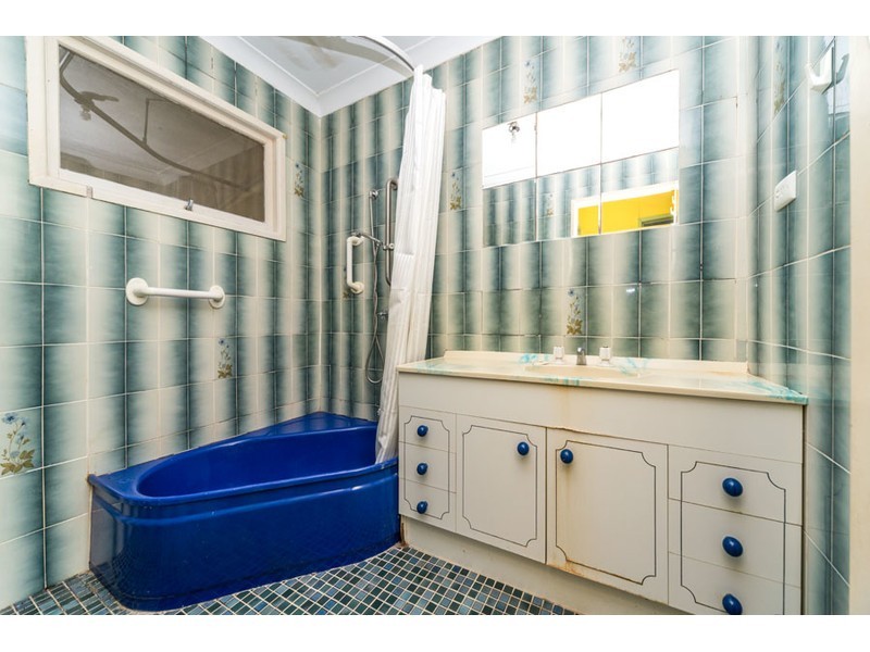 21 Turpin Road, Labrador QLD 4215