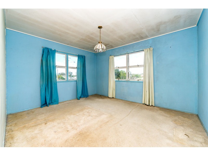 21 Turpin Road, Labrador QLD 4215