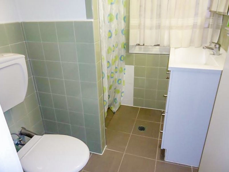 2/107a Frank Street, Labrador QLD 4215