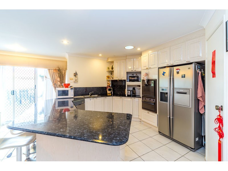 4 Birdie Court, Arundel QLD 4214