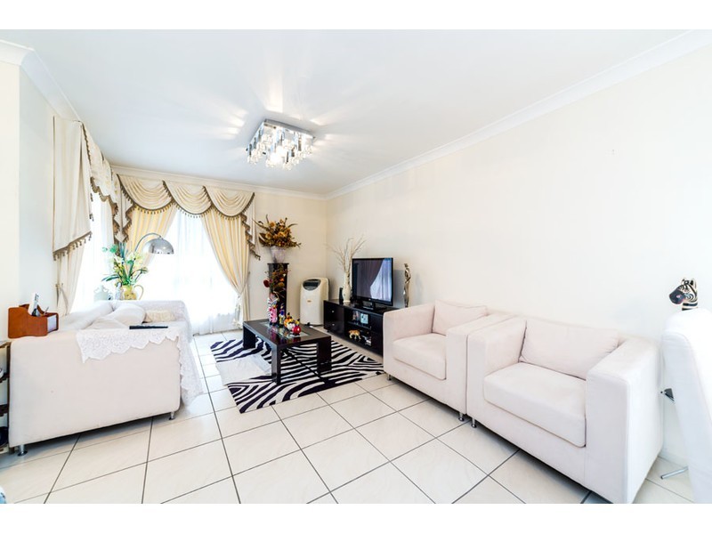 4 Birdie Court, Arundel QLD 4214