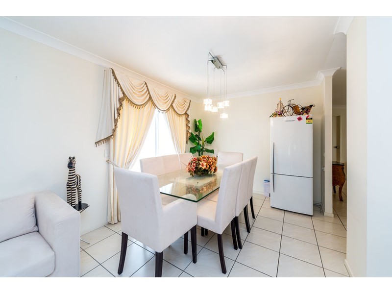 4 Birdie Court, Arundel QLD 4214