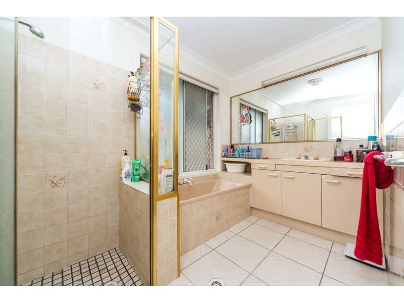 4 Birdie Court, Arundel QLD 4214