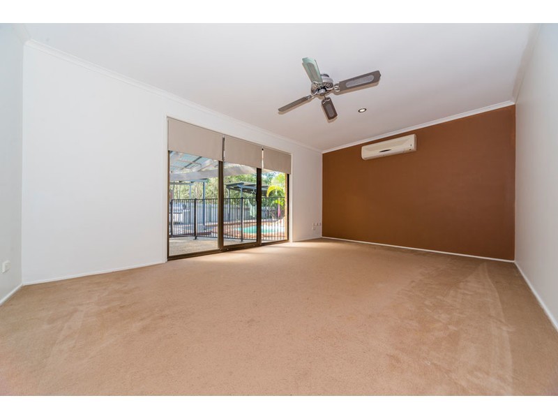 23 Footscray Court, Arundel QLD 4214