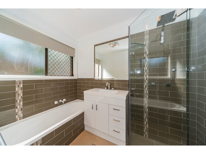 23 Footscray Court, Arundel QLD 4214