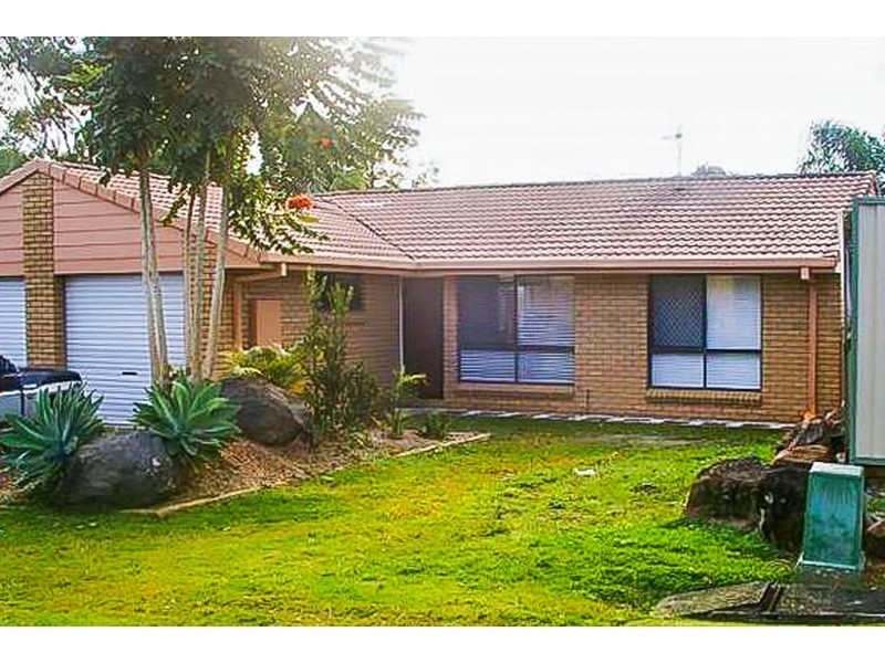 1/2 Cassandra Cresent, Labrador QLD 4215