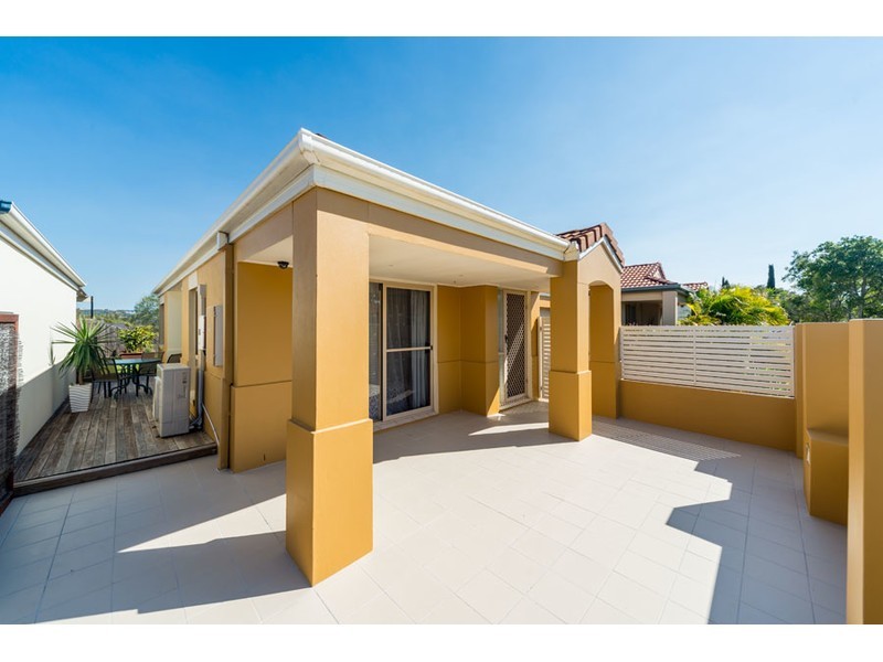 51 Marble Arch Place, Arundel QLD 4214