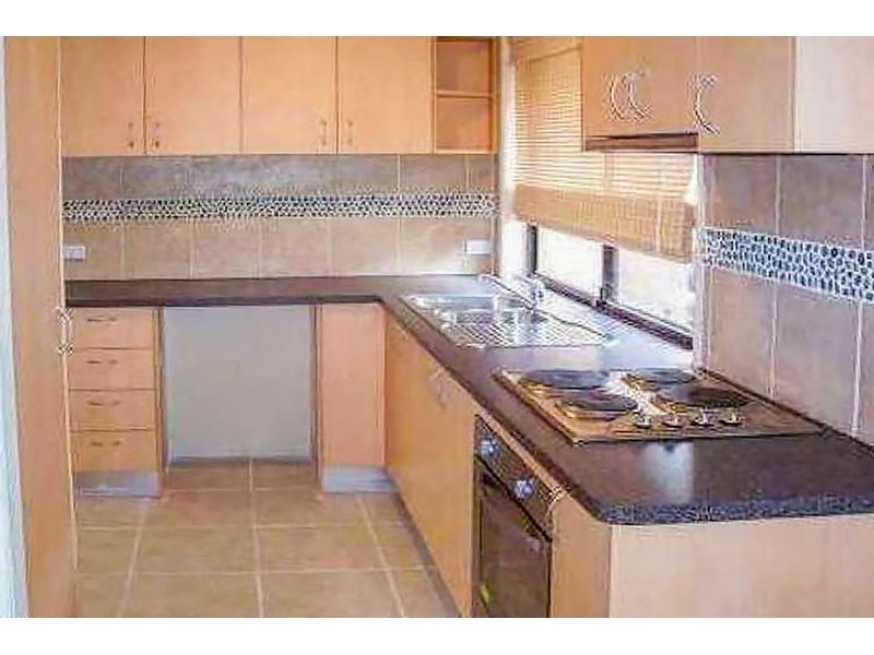 1/4 Ruth Anne Close, Labrador QLD 4215