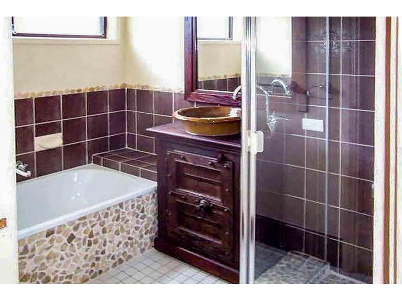 1/4 Ruth Anne Close, Labrador QLD 4215