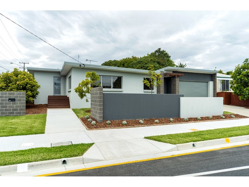 88 Robert Street, Labrador QLD 4215