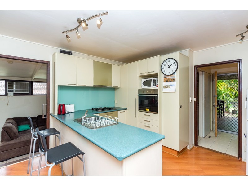 152 Government Road, Labrador QLD 4215