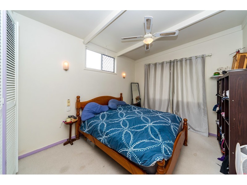 152 Government Road, Labrador QLD 4215