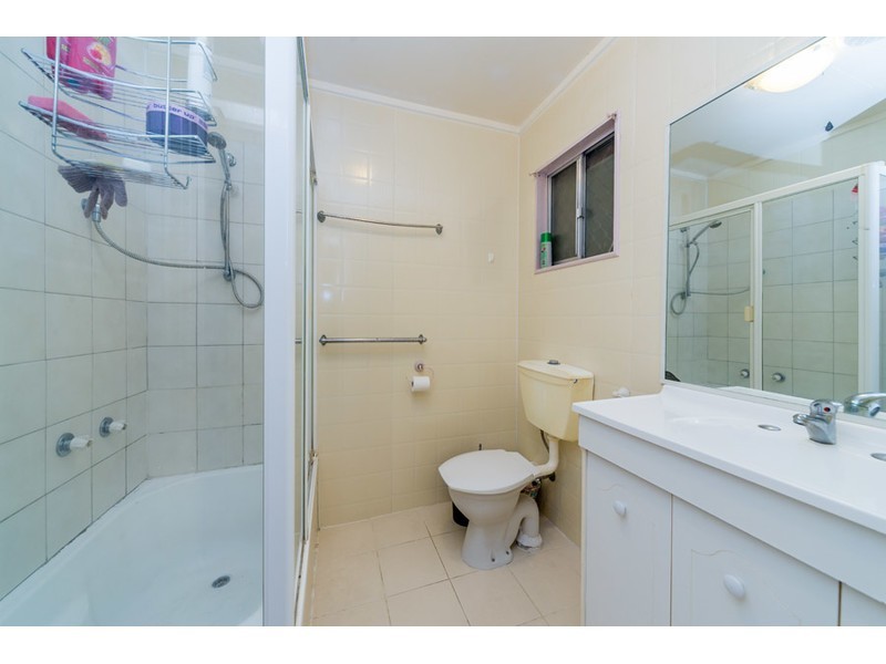 152 Government Road, Labrador QLD 4215