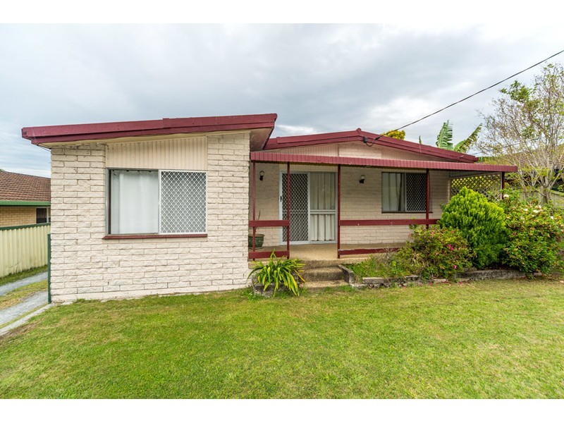 152 Government Road, Labrador QLD 4215