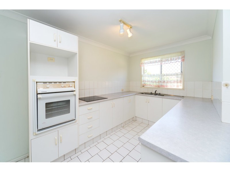 2/10 Jannie Court, Labrador QLD 4215