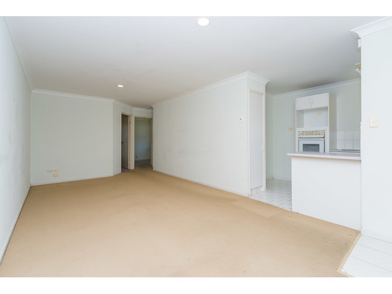 2/10 Jannie Court, Labrador QLD 4215