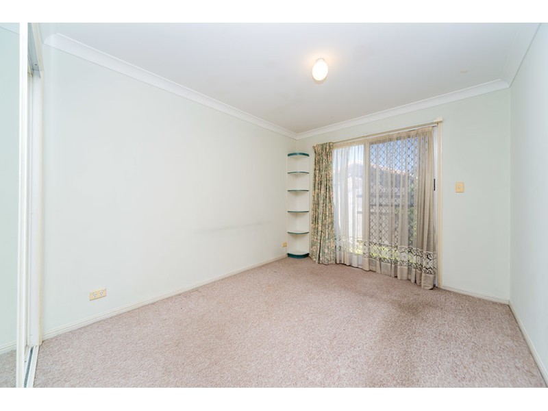 2/10 Jannie Court, Labrador QLD 4215