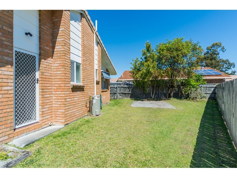 2/10 Jannie Court, Labrador QLD 4215