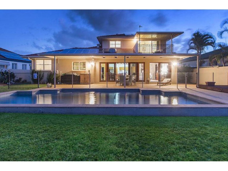 27 Champagne Boulvarde, Helensvale QLD 4212