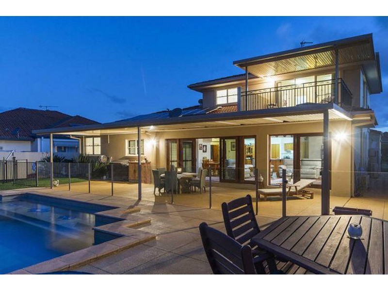 27 Champagne Boulvarde, Helensvale QLD 4212