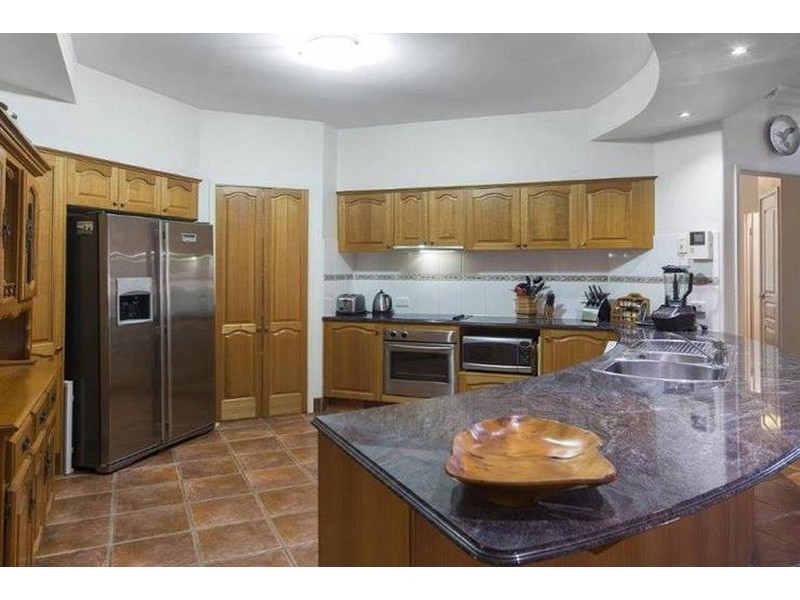 27 Champagne Boulvarde, Helensvale QLD 4212
