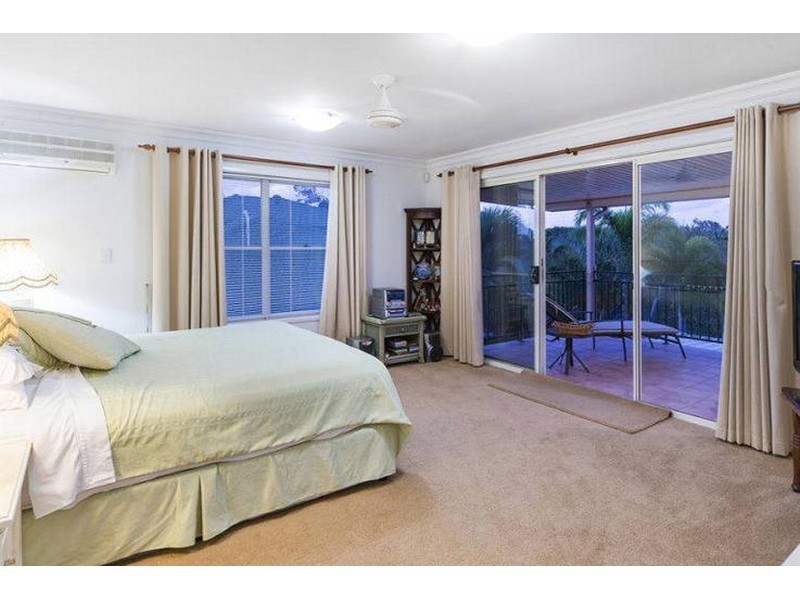 27 Champagne Boulvarde, Helensvale QLD 4212