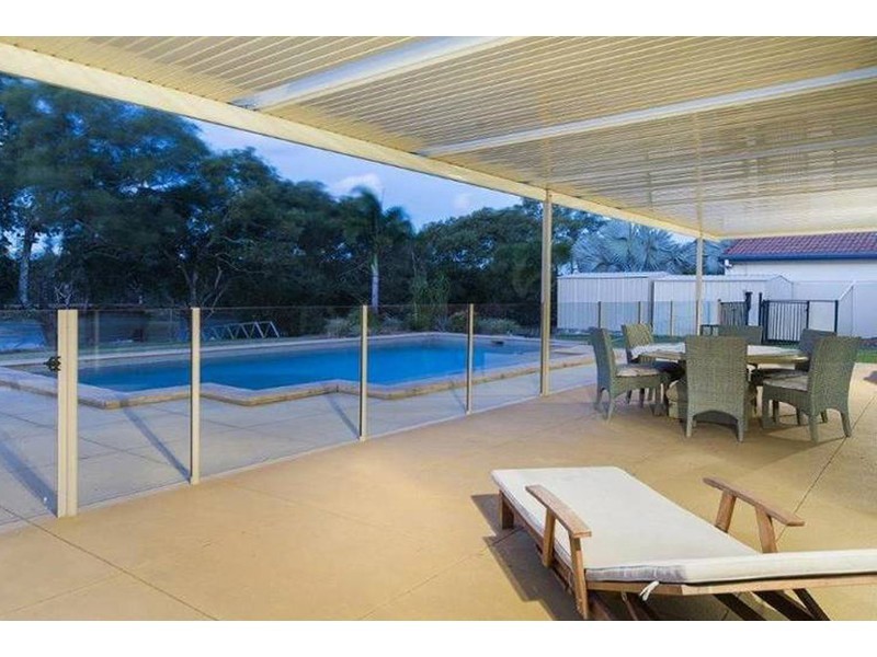 27 Champagne Boulvarde, Helensvale QLD 4212