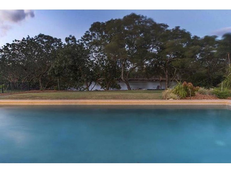 27 Champagne Boulvarde, Helensvale QLD 4212