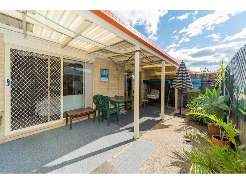 2/16 Gemma Glade, Labrador QLD 4215