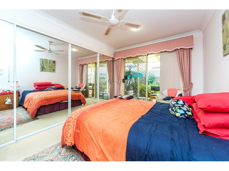 2/16 Gemma Glade, Labrador QLD 4215