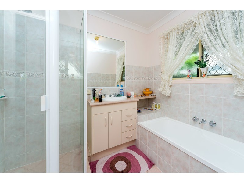 2/16 Gemma Glade, Labrador QLD 4215