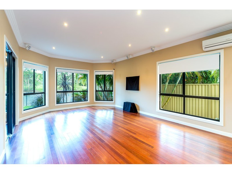 26 Golden Bear Drive, Arundel QLD 4214