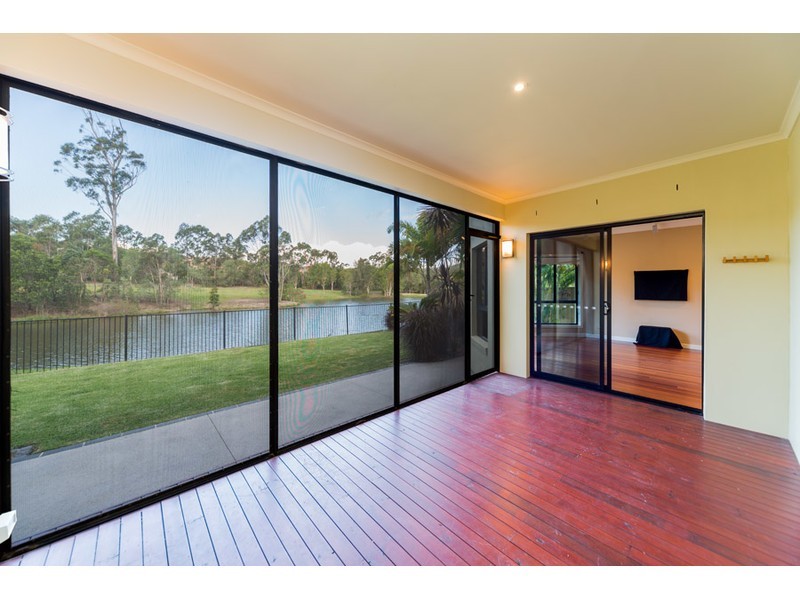 26 Golden Bear Drive, Arundel QLD 4214