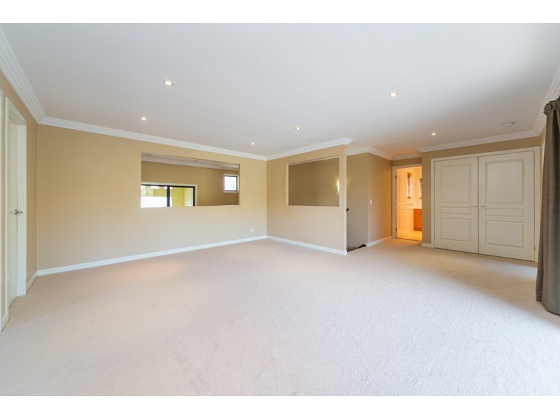 26 Golden Bear Drive, Arundel QLD 4214