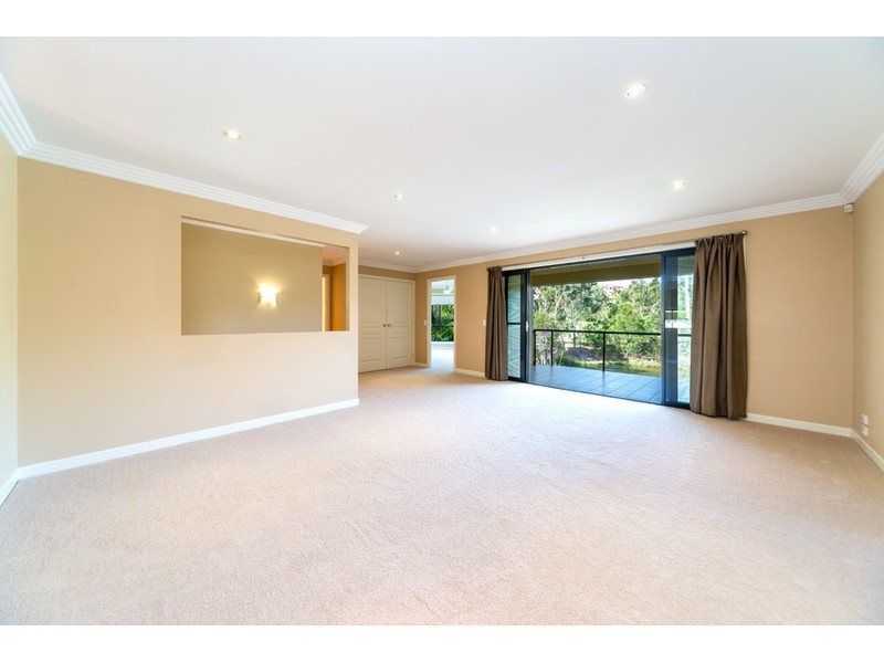 26 Golden Bear Drive, Arundel QLD 4214