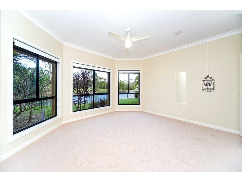 26 Golden Bear Drive, Arundel QLD 4214
