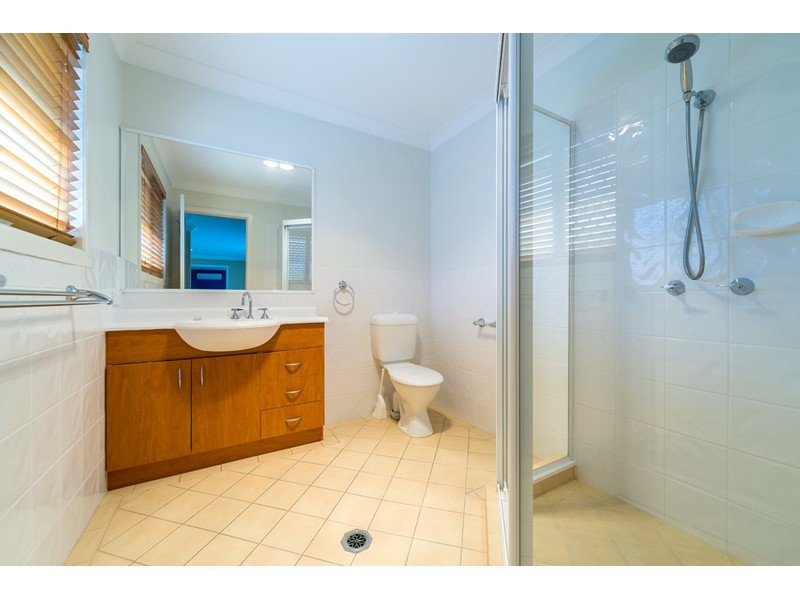 26 Golden Bear Drive, Arundel QLD 4214