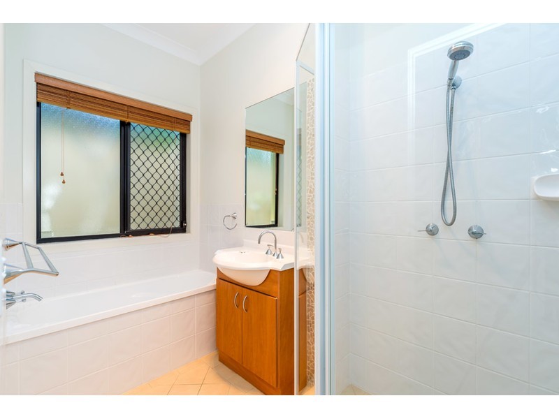 26 Golden Bear Drive, Arundel QLD 4214