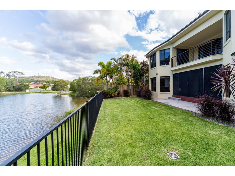 26 Golden Bear Drive, Arundel QLD 4214
