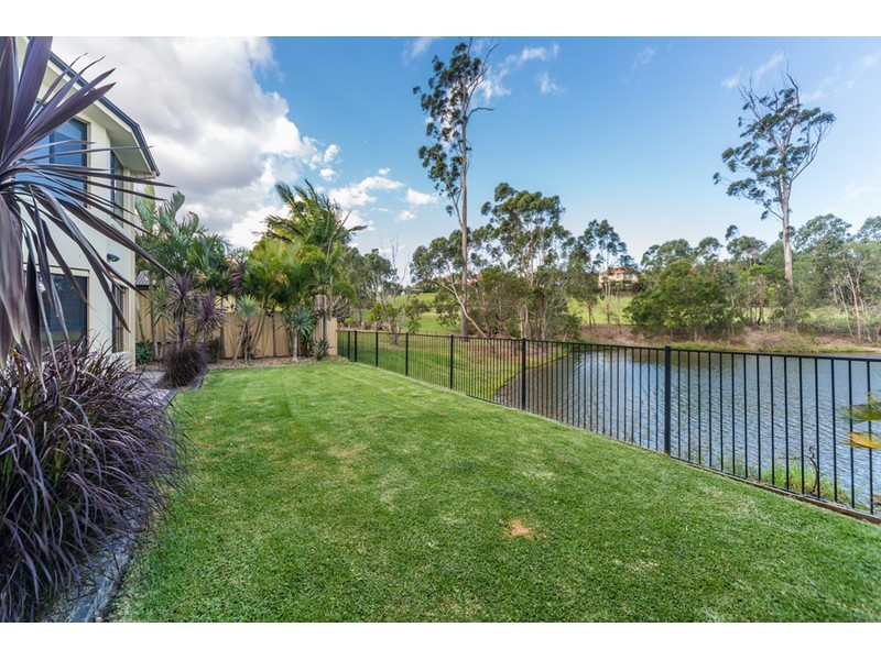 26 Golden Bear Drive, Arundel QLD 4214