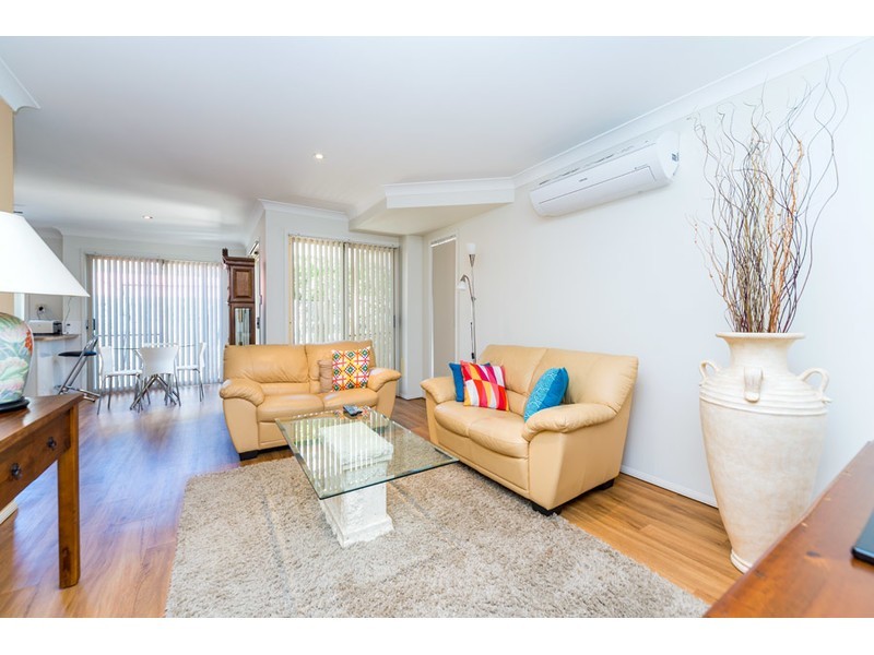 4/45 Harley Street, Labrador QLD 4215