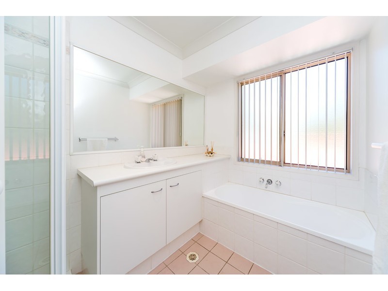 4/45 Harley Street, Labrador QLD 4215