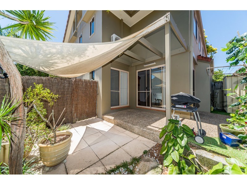 4/45 Harley Street, Labrador QLD 4215