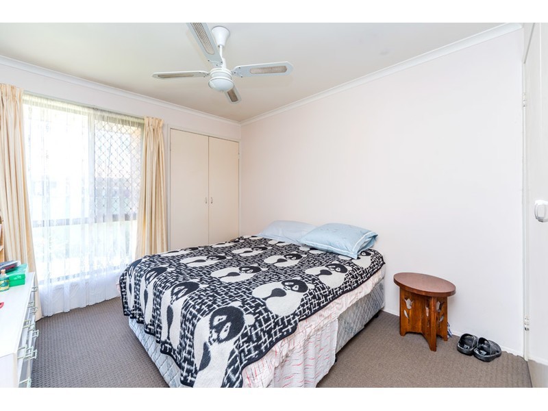 2/177 Olsen Avenue, Labrador QLD 4215
