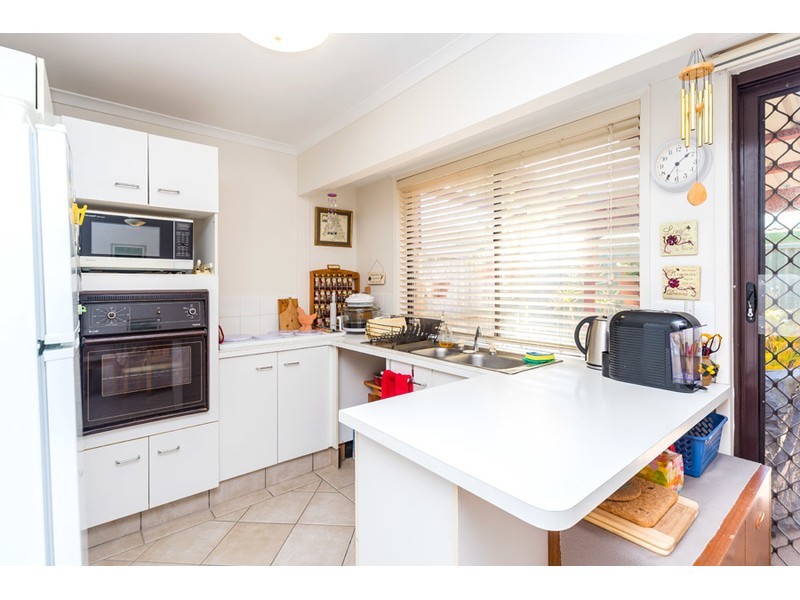 2/7 Stephenson Street, Labrador QLD 4215