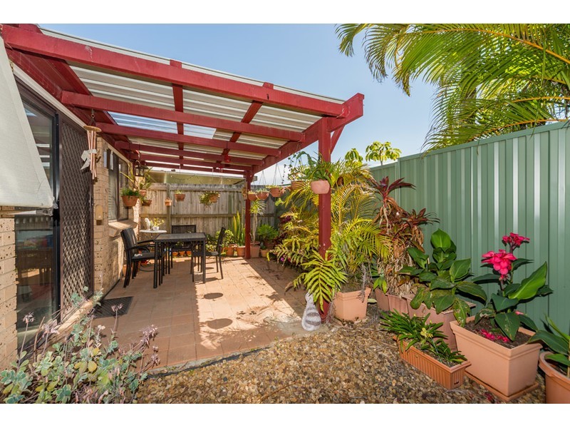 2/7 Stephenson Street, Labrador QLD 4215