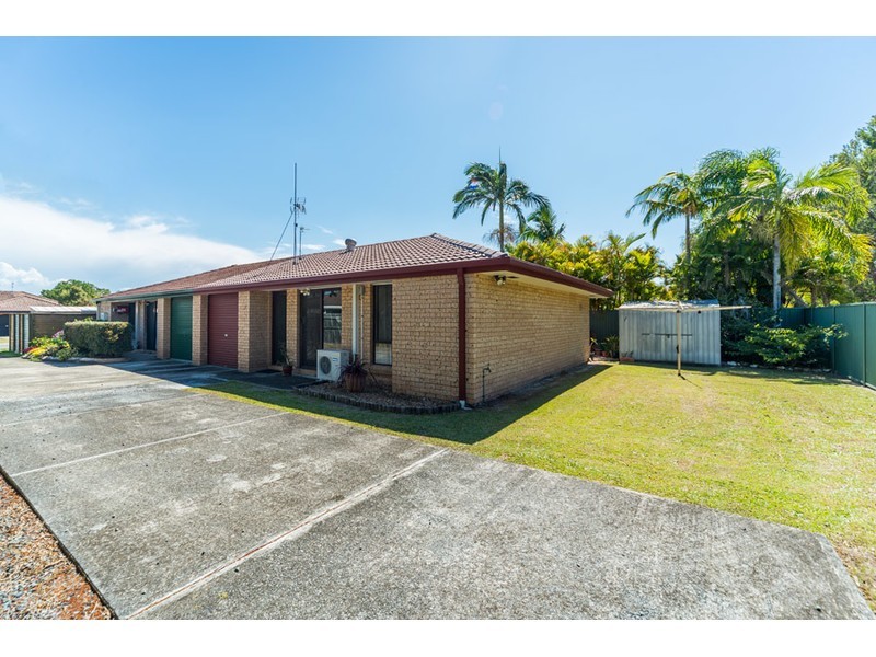 2/7 Stephenson Street, Labrador QLD 4215