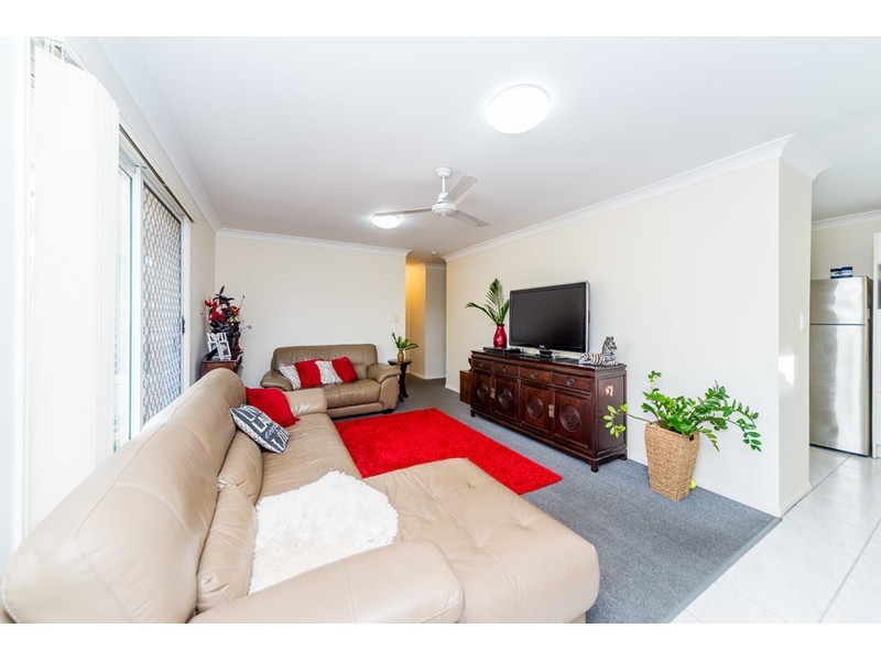 2/6 Jannie Court, Labrador QLD 4215