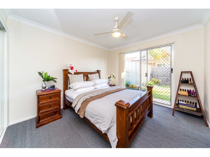 2/6 Jannie Court, Labrador QLD 4215