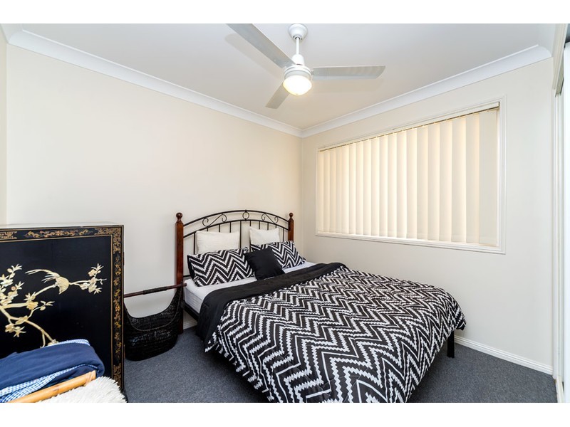 2/6 Jannie Court, Labrador QLD 4215